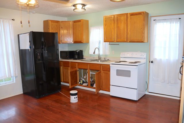 699 W Ragsdale Street, Seymour, MO 65746