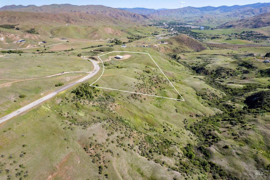 227 Old Hwy 55, Horseshoe Bend, ID 83629 photo 4