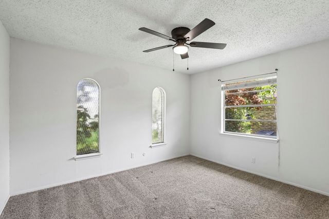 1600 S Timber Court, Benbrook, TX 76126
