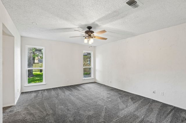 1600 S Timber Court, Benbrook, TX 76126
