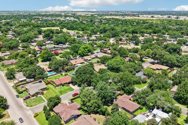 1600 S Timber Court, Benbrook, TX 76126