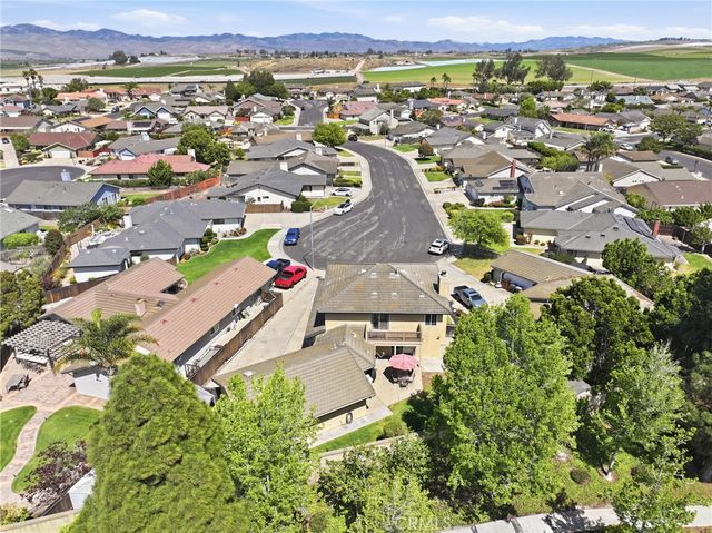 920 Skylark Court, Santa Maria, CA 93455