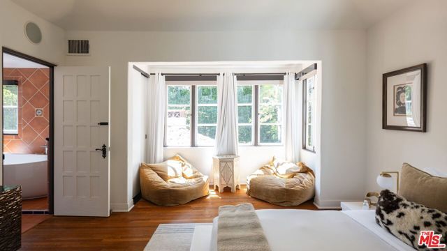 1135 Sunset Vale Avenue, West Hollywood, CA 90069