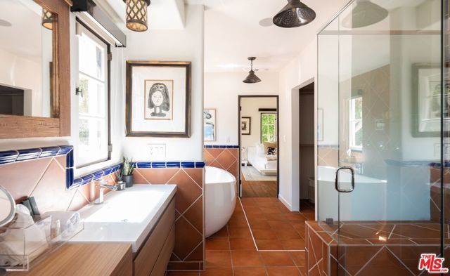 1135 Sunset Vale Avenue, West Hollywood, CA 90069