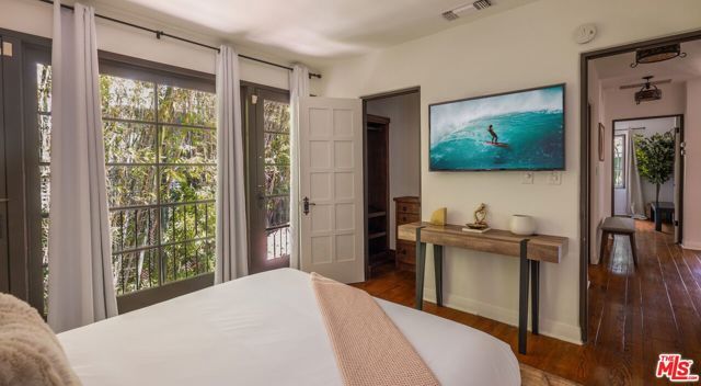 1135 Sunset Vale Avenue, West Hollywood, CA 90069