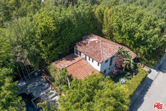 1135 Sunset Vale Avenue, West Hollywood, CA 90069