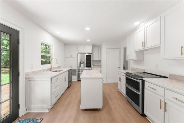105 Stone Wood Lane, Lawrenceville, GA 30046