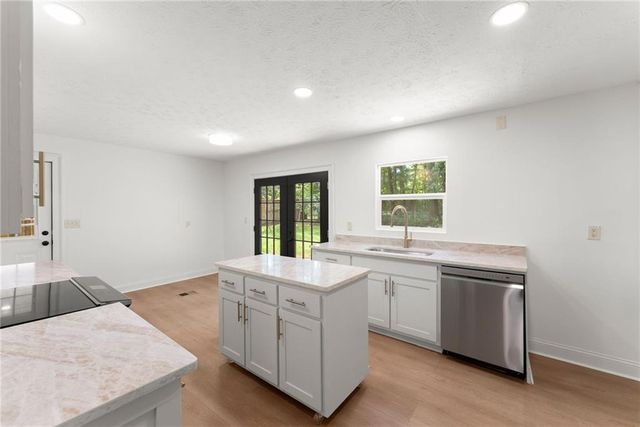 105 Stone Wood Lane, Lawrenceville, GA 30046