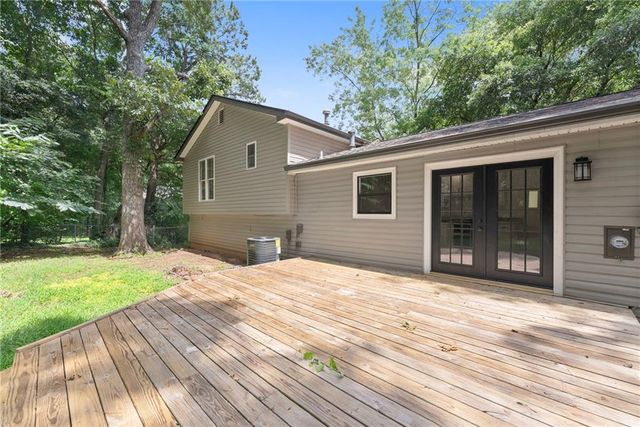 105 Stone Wood Lane, Lawrenceville, GA 30046