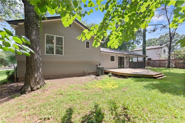 105 Stone Wood Lane, Lawrenceville, GA 30046