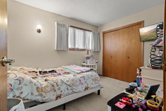 4122 40th Avenue S, Moorhead, MN 56560