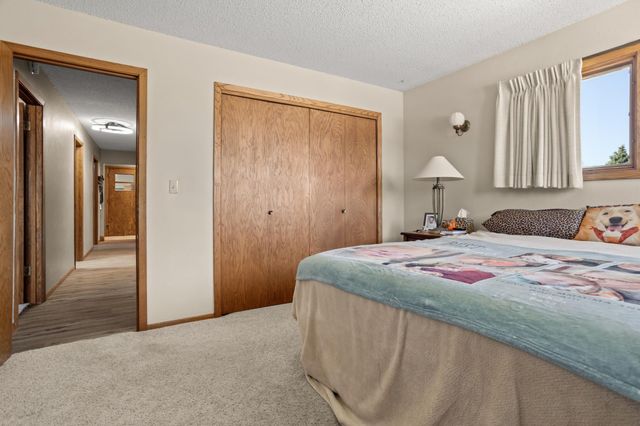 4122 40th Avenue S, Moorhead, MN 56560