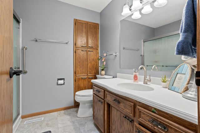 4122 40th Avenue S, Moorhead, MN 56560