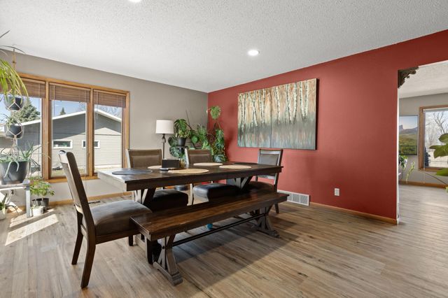 4122 40th Avenue S, Moorhead, MN 56560