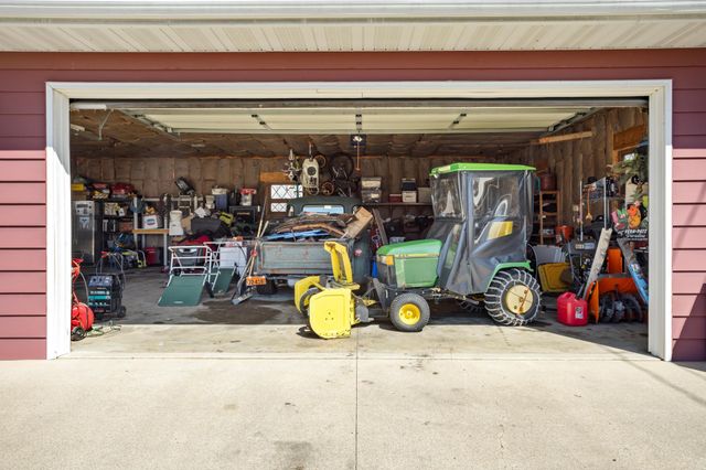 4122 40th Avenue S, Moorhead, MN 56560