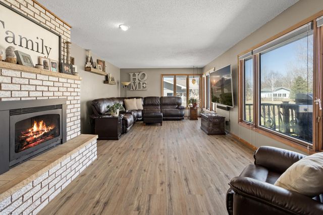 4122 40th Avenue S, Moorhead, MN 56560