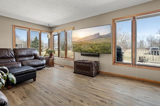 4122 40th Avenue S, Moorhead, MN 56560