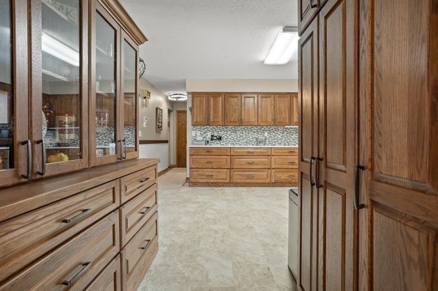 4122 40th Avenue S, Moorhead, MN 56560