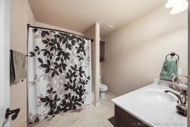 6994 N 195th East Avenue, Owasso, OK 74055