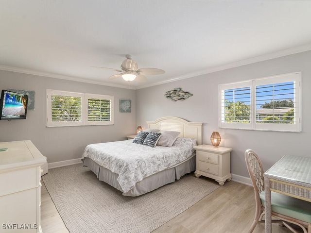 4180 Crayton RD E7, Naples, FL 34103