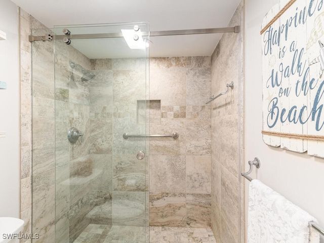 4180 Crayton RD E7, Naples, FL 34103