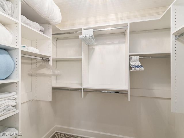 4180 Crayton RD E7, Naples, FL 34103