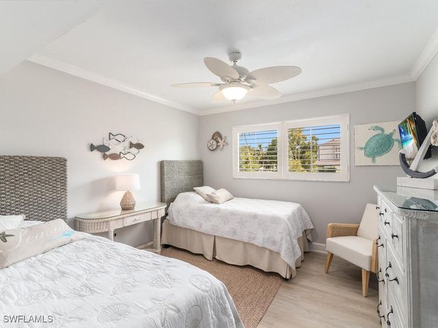 4180 Crayton RD E7, Naples, FL 34103