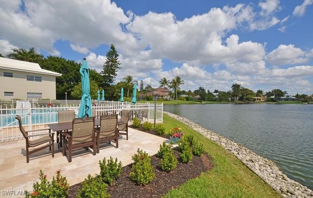 4180 Crayton RD E7, Naples, FL 34103