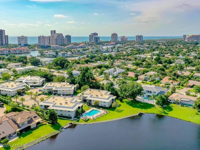 4180 Crayton RD E7, Naples, FL 34103