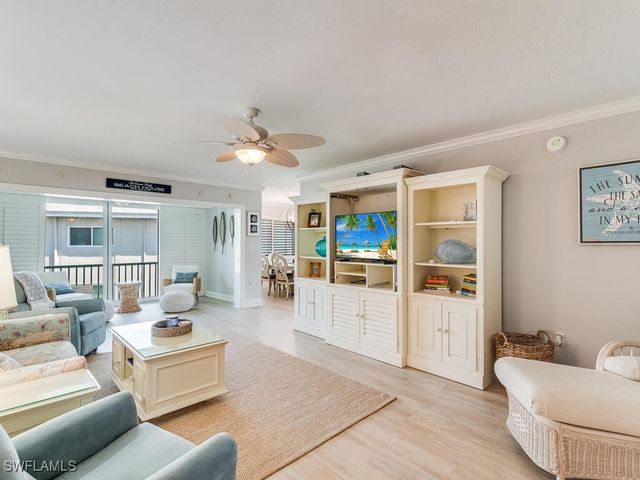 4180 Crayton RD E7, Naples, FL 34103