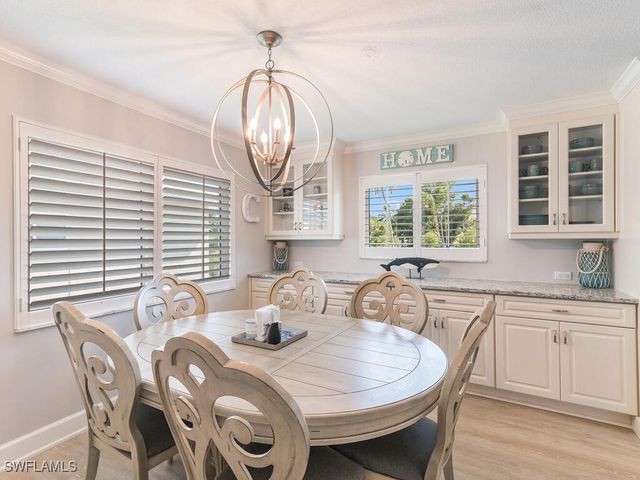 4180 Crayton RD E7, Naples, FL 34103