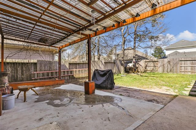 415 Laurel Pine Drive, Houston, TX 77339