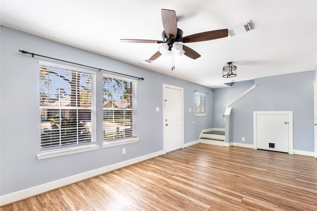 415 Laurel Pine Drive, Houston, TX 77339