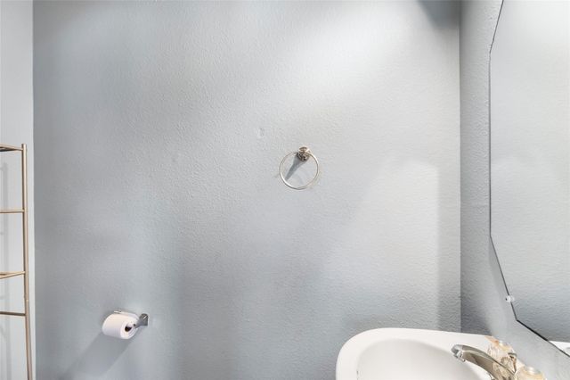 415 Laurel Pine Drive, Houston, TX 77339