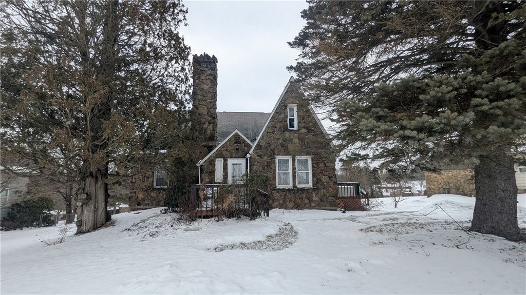 324 Sunset Drive, Center Twp, PA 16001