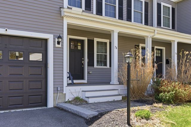 7 Spring Ct A, Woburn, MA 01801