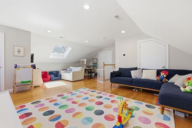 7 Spring Ct A, Woburn, MA 01801