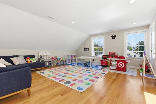 7 Spring Ct A, Woburn, MA 01801