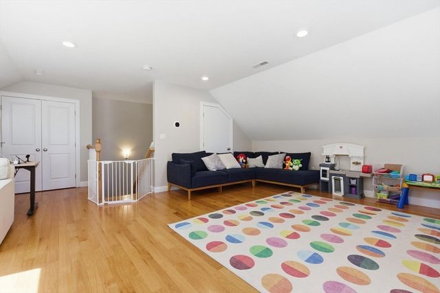 7 Spring Ct A, Woburn, MA 01801