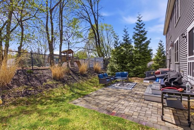 7 Spring Ct A, Woburn, MA 01801