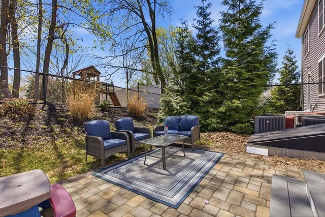 7 Spring Ct A, Woburn, MA 01801