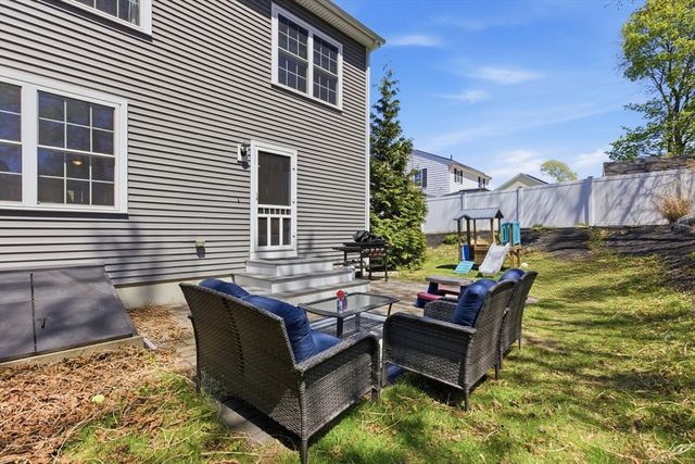 7 Spring Ct A, Woburn, MA 01801