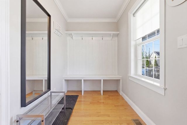 7 Spring Ct A, Woburn, MA 01801