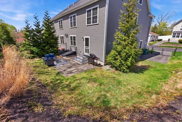 7 Spring Ct A, Woburn, MA 01801