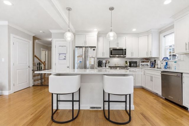 7 Spring Ct A, Woburn, MA 01801