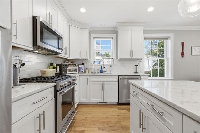 7 Spring Ct A, Woburn, MA 01801