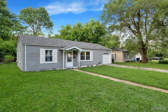 37 Saint Celeste Drive, Florissant, MO 63031