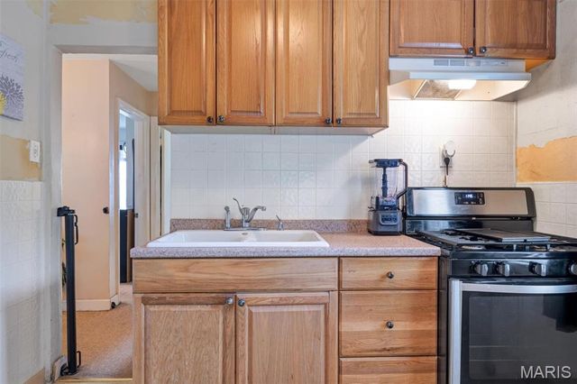 37 Saint Celeste Drive, Florissant, MO 63031