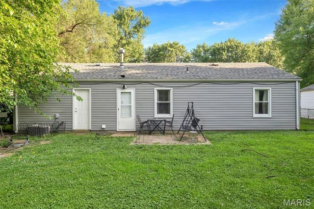 37 Saint Celeste Drive, Florissant, MO 63031