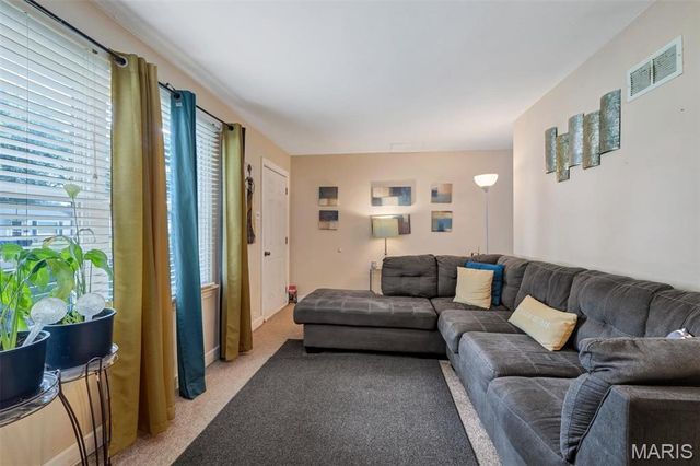 37 Saint Celeste Drive, Florissant, MO 63031